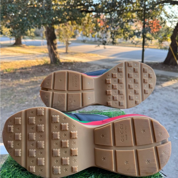 I don't wear them anymore missing insoles and minor scuffs Elevate - Picture 6 of 12